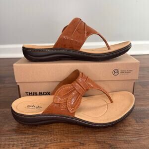 Clarks Laurieann Rae size US 12 W brown thong sandals NEW adjustable strap